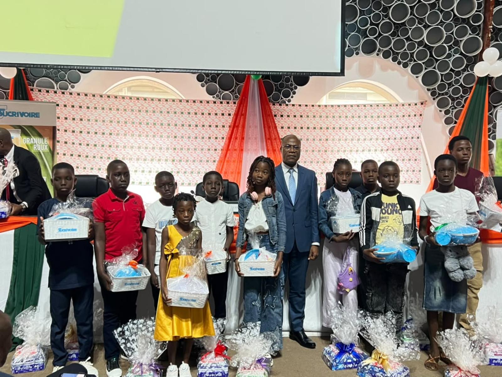 Côte d’Ivoire-AIP/ Le SYNATRESOR honore 280 lauréats et retraités
